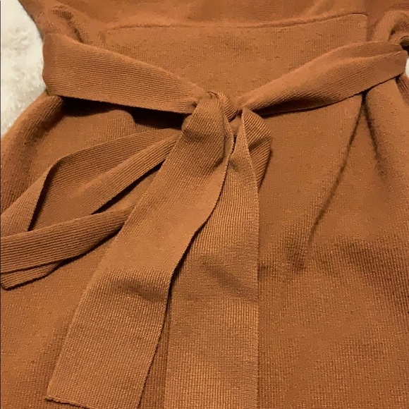 Warn classy long sleeve fitted dress - Picture 2 of 2